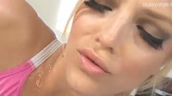 Amateur Brunette With An Amazing Ass!