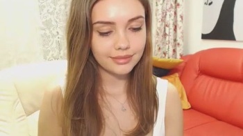 Amateur With Big Ass Endures Huge Dick In Her Creamy Ass