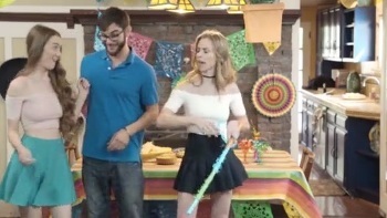 Angel Wicky Gets Creamy Creampie In The Bath Tub