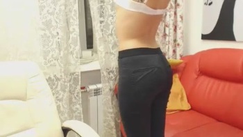 Blonde Sets Up Webcam Inserting Large Dildo In Her Fat Pussy