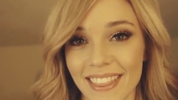 Dude Was Quick Whipping Out His Camera To Catch A Horny-Ass Couple Putting On A Freaky Sex Show In The Public Bus