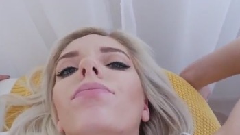 Gorgeous Girl In Her Bathroom For A Live Cam Show With Toy Sex