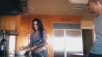 Hd - Pornpros Sexy Jynx Maze Warms Up With A Toy And Is Ass Fucked