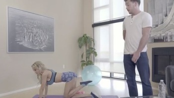 Horny Japanese Av Model Is An Amateur Teen When It Comes To Hardcore Sex