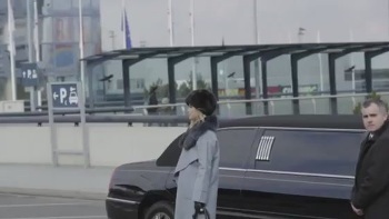 I Like To Walk By Unusual Places And See What's Going On