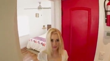 Kristen Scott Bangs A Girl From College With Her Besties After They Caught Her Stalking