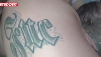 Little Honey Brunette Ding Some Self Diddling Of Her Shaved Pussy On Cam