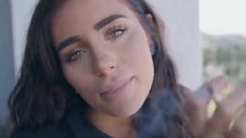 Seductive White Cutie Likes A Thick Black Pole Penetrate Her Slit