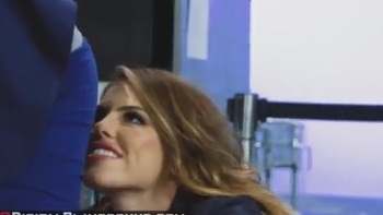 Sexy Mature Milf Rubs And Vibrates Herself To Extreme Pleasure As Her Pussy Juices Flow Freely