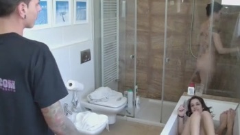 Slutty Seductress Spreads Her Legs And Plays With Her Beaver