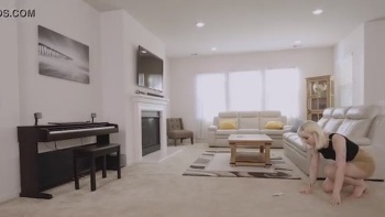 Tall Teen Impales Her Wet Pussy On His Huge Dick And Rides