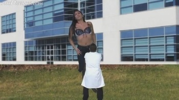 This Guy Needs A Plan To Seduce His Hot 22 Y.o