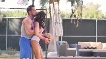 This Horny Mama Loves To Play With Herself