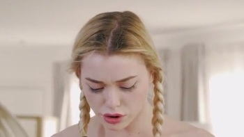 Twistys Live Show Will Be On Tuesday May 1St At 8Pm Est - 5Pm Pst