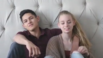 Very-Hot-Brun-Sexy-Body-Anon-Shaved-Toying-Wc